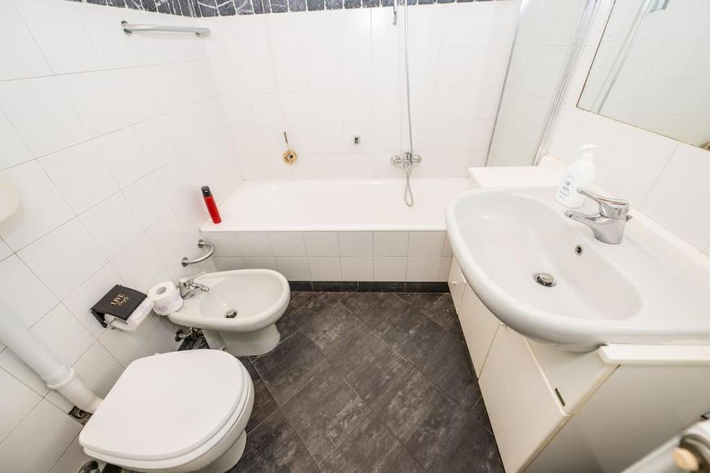 Wonderful Two Floors Apartment 밀라노 외부 사진